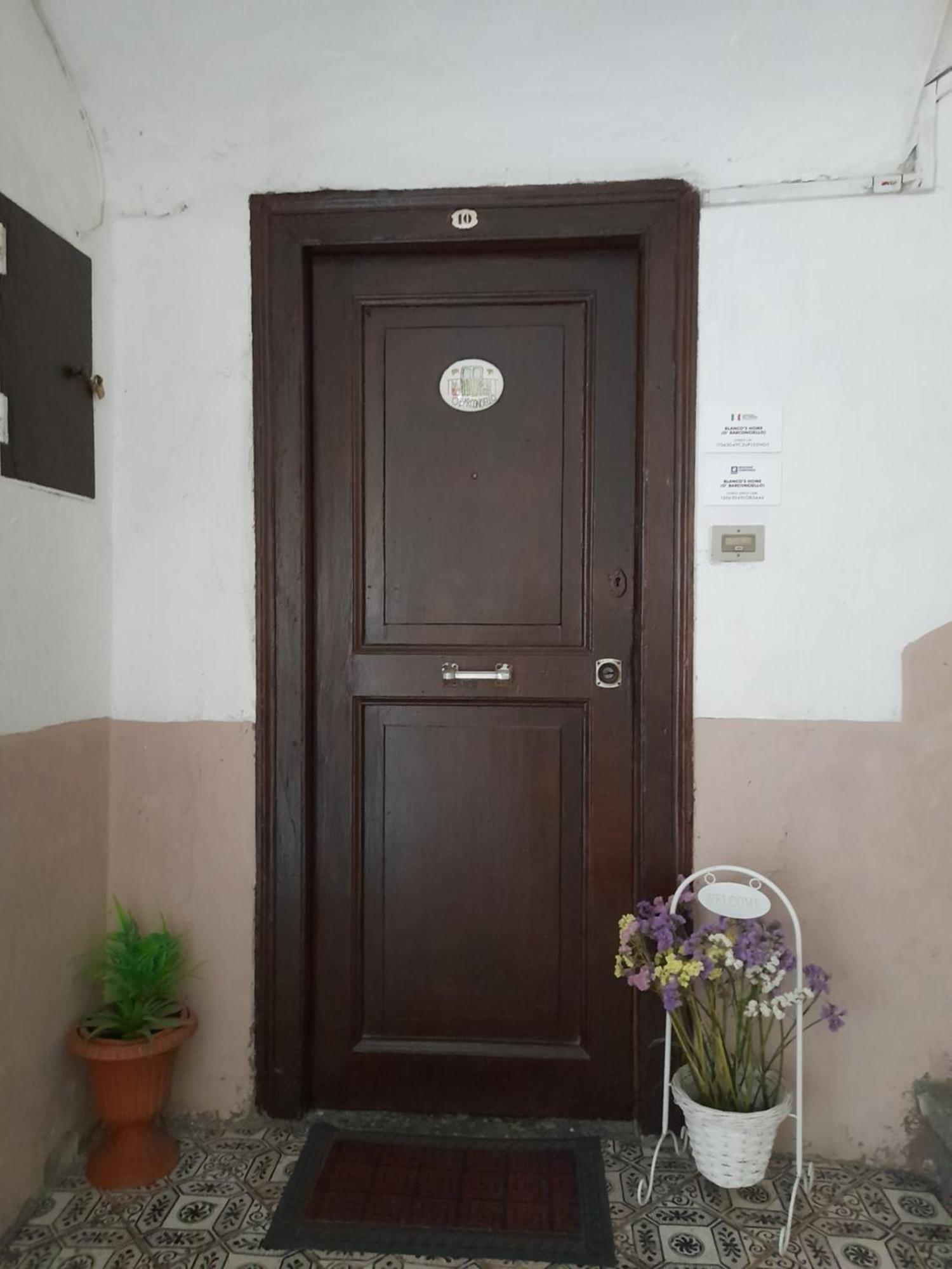 Blanco'S Home Наполи Екстериор снимка
